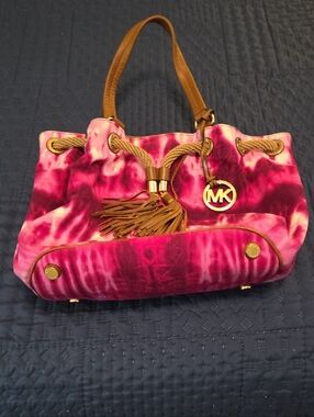 EUC Michael Kors Fuchsia Tie-Dye Tassel Shoulder Tote and Wallet SET